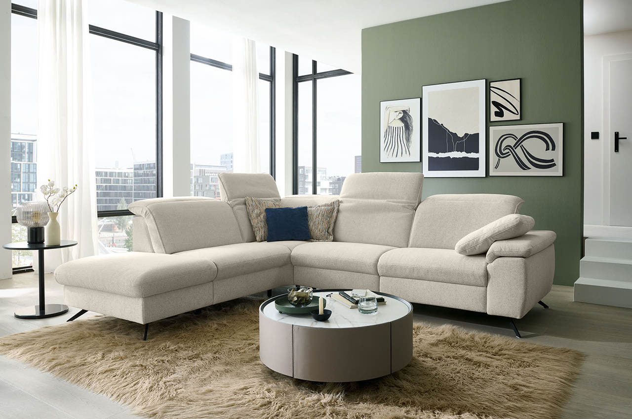 ze em24057 ecksofa links stoff cody natur milieubild mit kopfteilverstellung