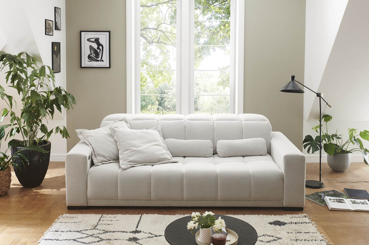 bigsofa maggy iwaniccy curio 02 creme milieubild frontansicht bigsofa maggy iwaniccy curio 02 creme milieubild frontansicht