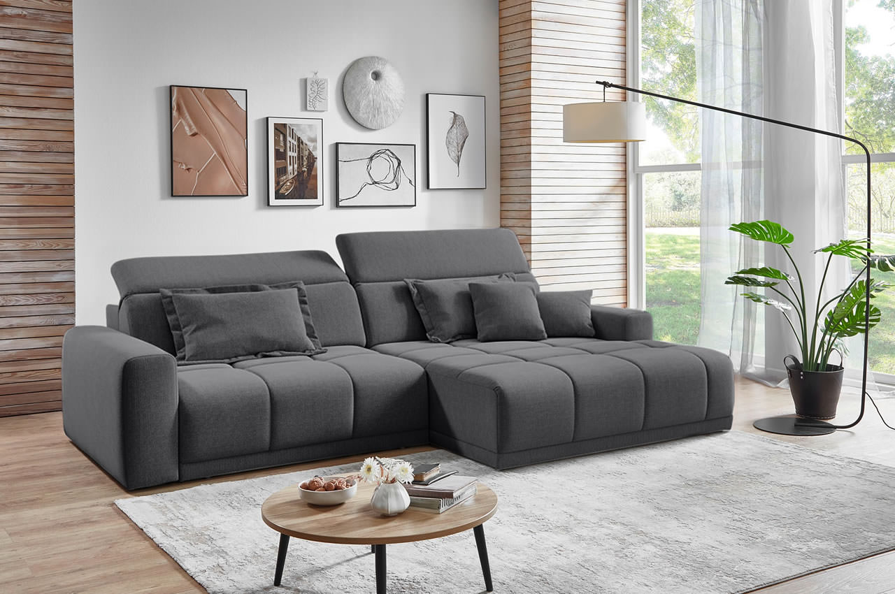 brook iwaniccy ecksofa rechts stoff rocco 126 dunkelgrau milieubild mit kopfteilverstellung