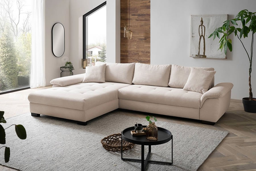 Beige Sofas kombinieren: wertvolle Tipps für ein harmonisches Wohnkonzept