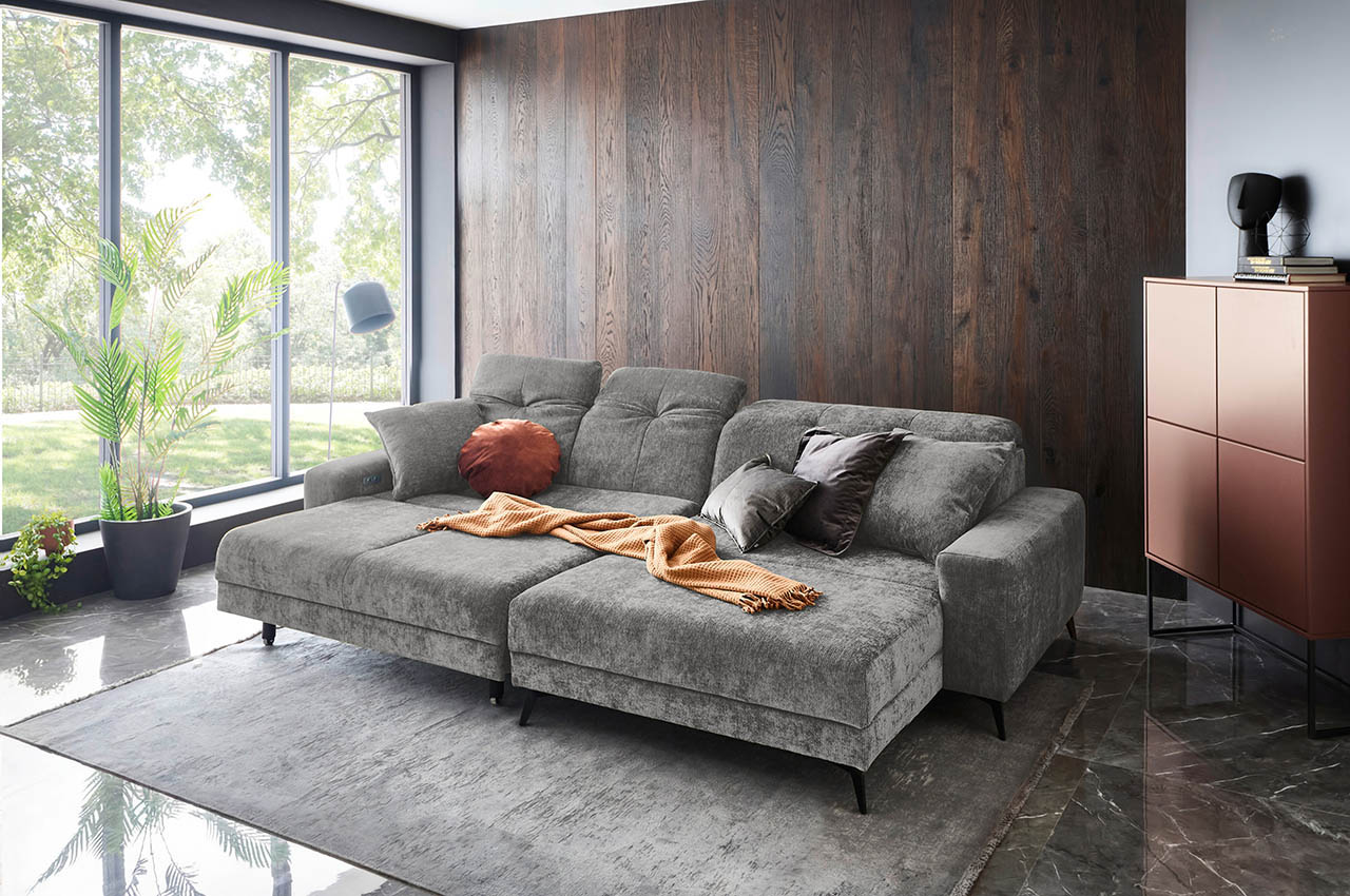 bilo ecksofa rechts cremona 93 grau milieubild schraegansicht mit sitztiefenverstellung bilo ecksofa rechts cremona 93 grau milieubild schraegansicht mit sitztiefenverstellung
