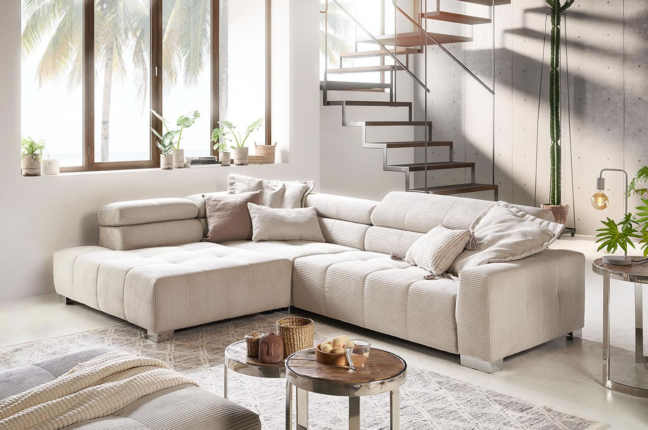 Ecksofa Denver mit ottomane links in Cord hellgrau ambiente Ecksofa Denver mit ottomane links in Cord hellgrau ambiente