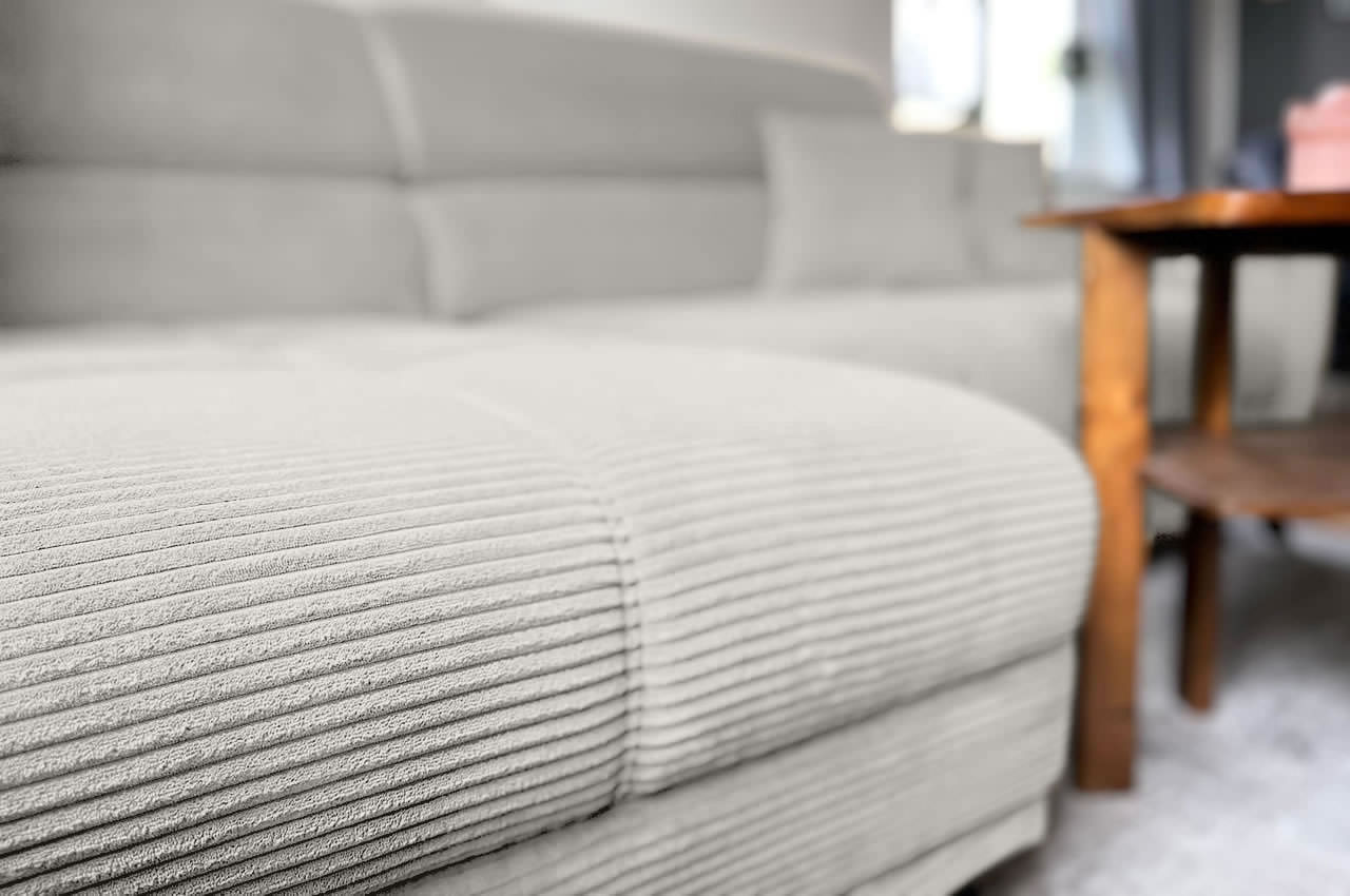 ecksofa malte links von iwaniccy in cord hydra 04 taupe detailbild sitzflaeche