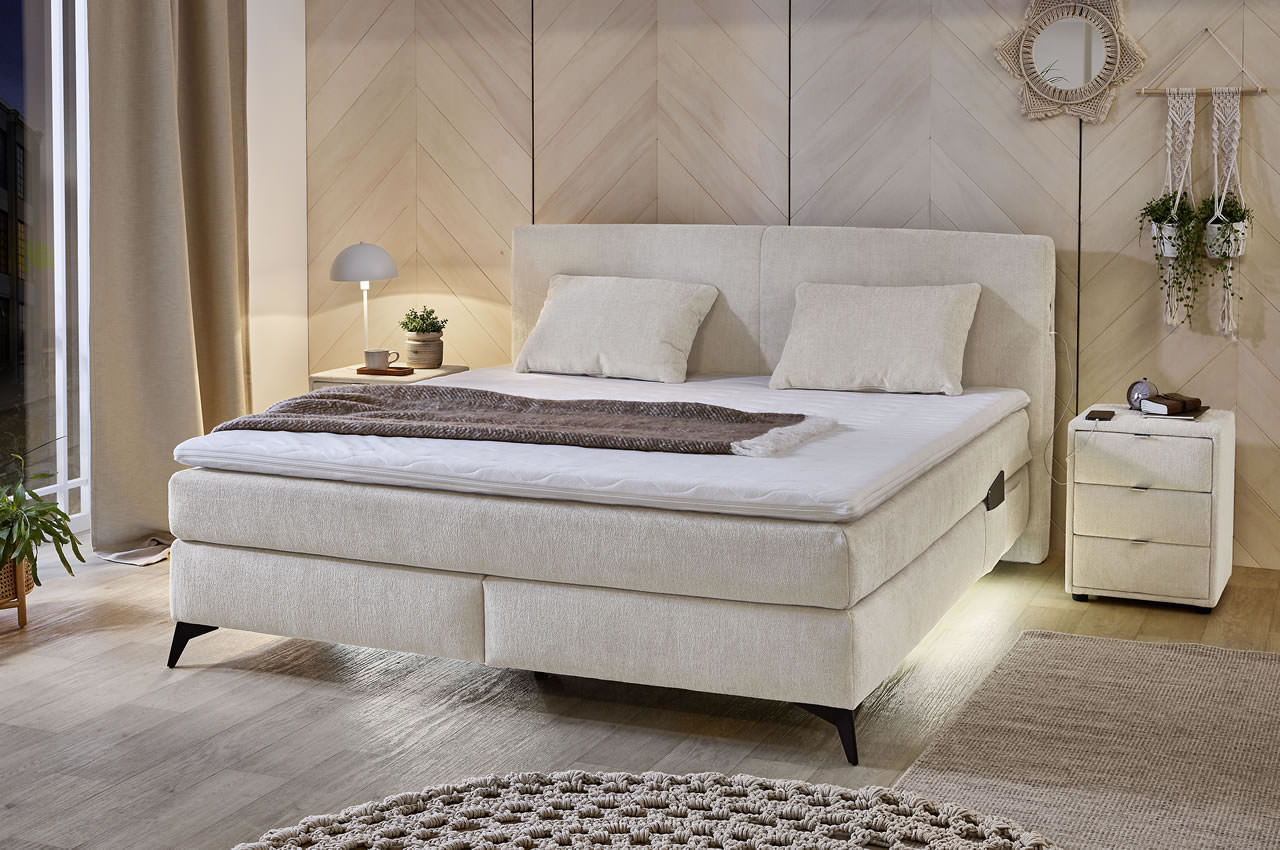 kira boxspringbett mit led ean 4037619080617 stoff 444 17 farbe beige milieubild mit beleuchtung