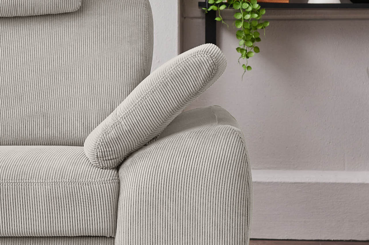 pp la24122 ecksofa links feincord stone milieubild detailbild armteilverstellung