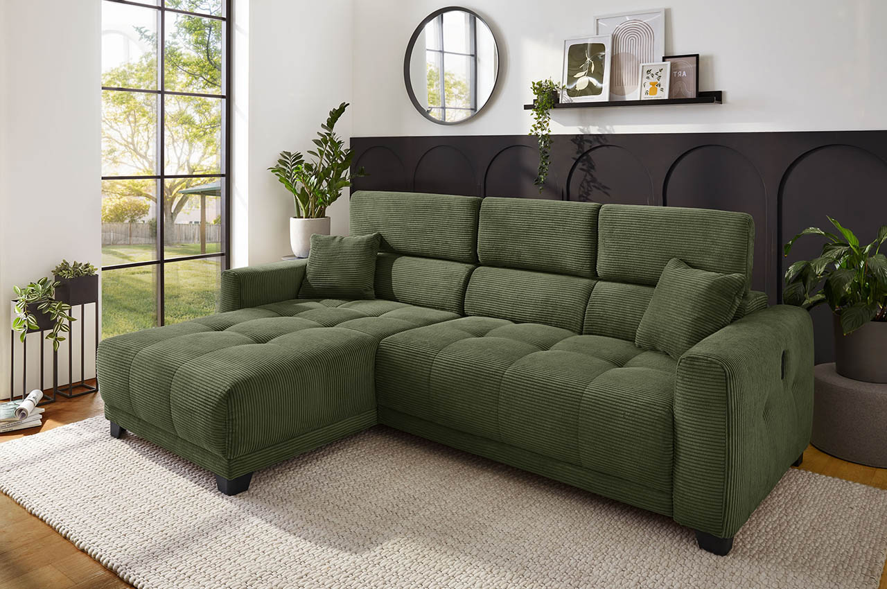 ecksofa cremona links 426 03 gruen milieubild mit kopfteilverstellung