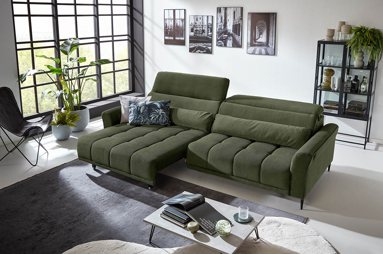 keno iwaniccy bigsofa logan cord hydra 77 gruen milieubild mit elektrischer sitzverstellung links keno iwaniccy bigsofa logan cord hydra 77 gruen milieubild mit elektrischer sitzverstellung links
