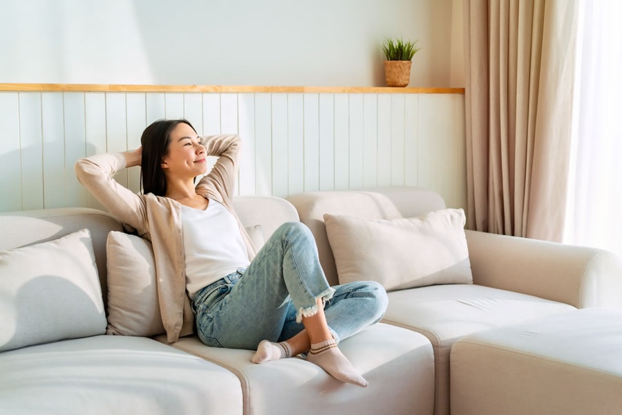 Sofa durchgesessen? Was Sie tun können, um die Polsterung zu retten