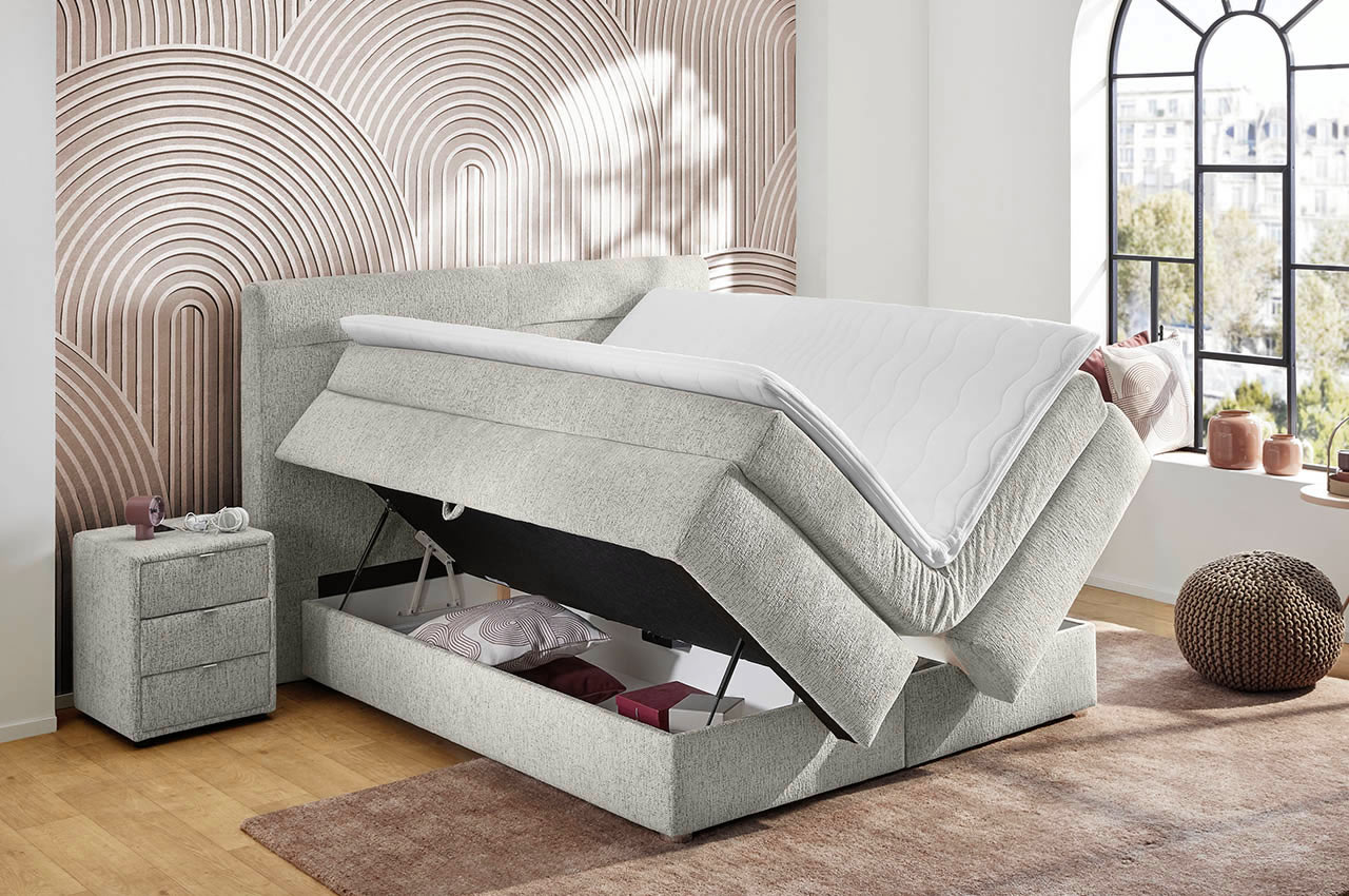 simone boxspringbett 160x200 hellgrau milieubild mit bettkasten beidseitig offen