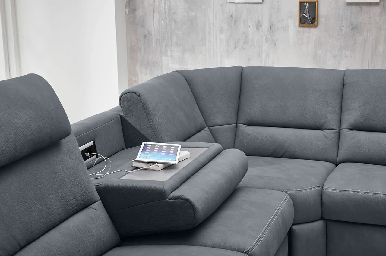 ze em16033 wohnlandschaft variante links stoff mammut steel milieu detailbild funktionsablage