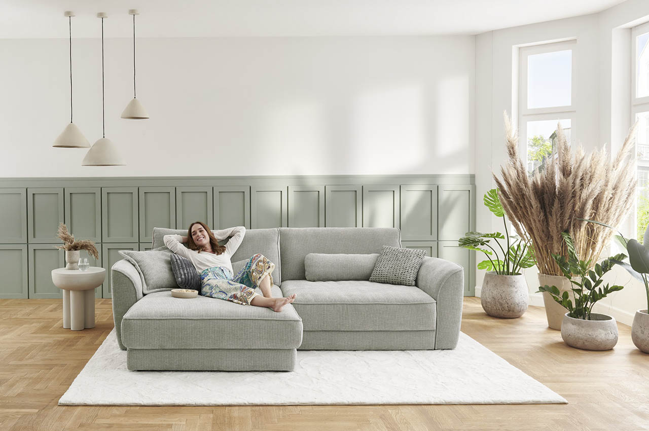 ze em24138 ecksofa links stoff racer silber milieubild mit fra2