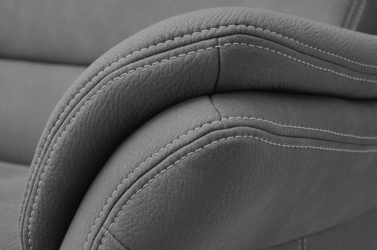 ze em16033 wohnlandschaft variante links stoff mammut grau milieu detailbild armlehne ze em16033 wohnlandschaft variante links stoff mammut grau milieu detailbild armlehne