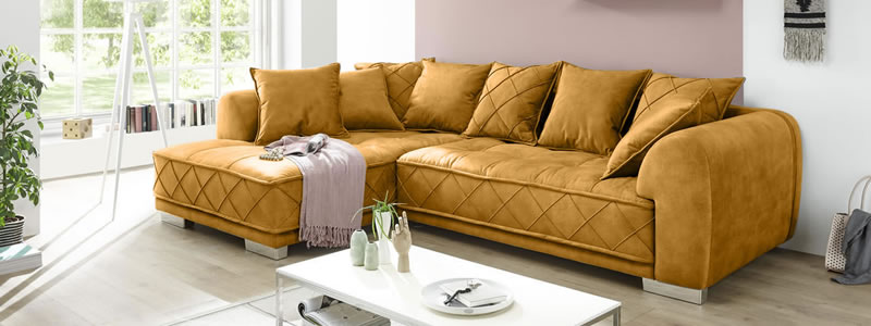 ecksofa-pascha-farbe-okra-in-samtvelour