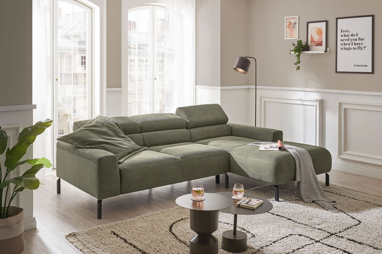 spring ecksofa mit recamiere rechts feincord olive milieubild spring ecksofa mit recamiere rechts feincord olive milieubild