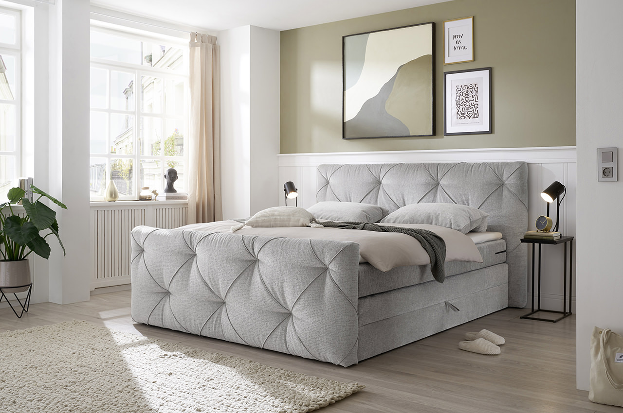 venlo boxspringbett 180x200 stoff tresor 05 silber milieubild