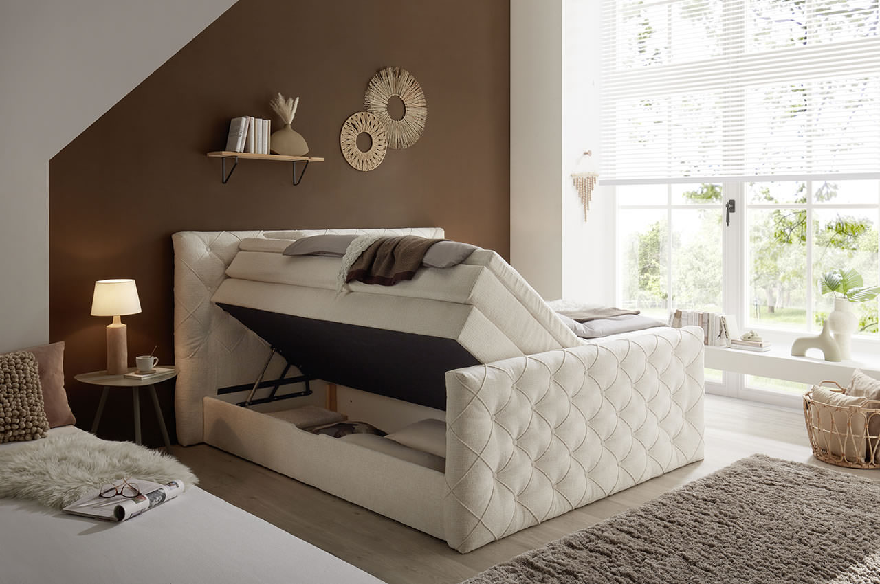 lyon boxspringbett 180x200 stoff tresor 22 ivory milieubild mit bettkasten lyon boxspringbett 180x200 stoff tresor 22 ivory milieubild mit bettkasten