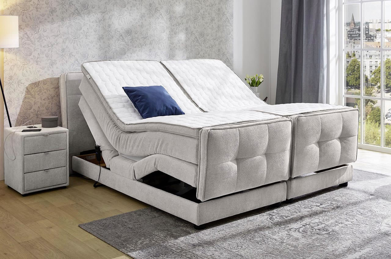 paloma boxspringbett 180x200 microfaser 430 29 hellgrau milieubild 2 mit motor
