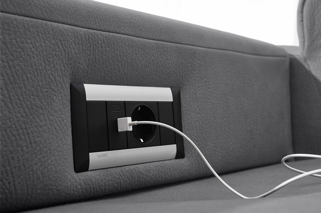 ze em16033 wohnlandschaft variante links stoff mammut grau milieu detailbild steckdose usb ze em16033 wohnlandschaft variante links stoff mammut grau milieu detailbild steckdose usb