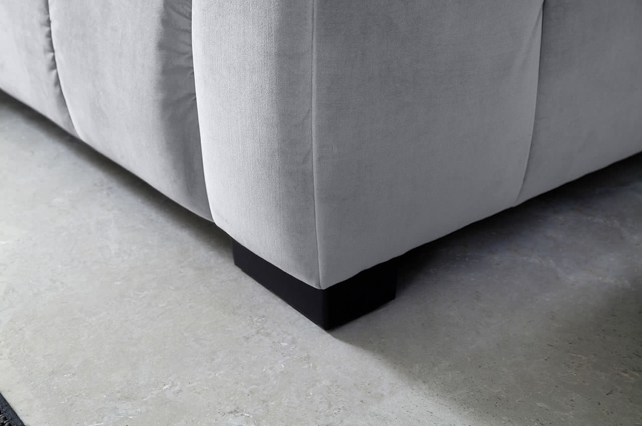 Ecksofa Denver links Velvet Hellgrau Detailbild Fuss