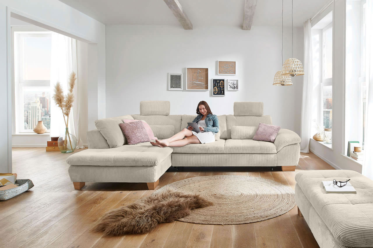 mp in14007 ecksofa links cord beige milieu mit frau mp in14007 ecksofa links cord beige milieu mit frau