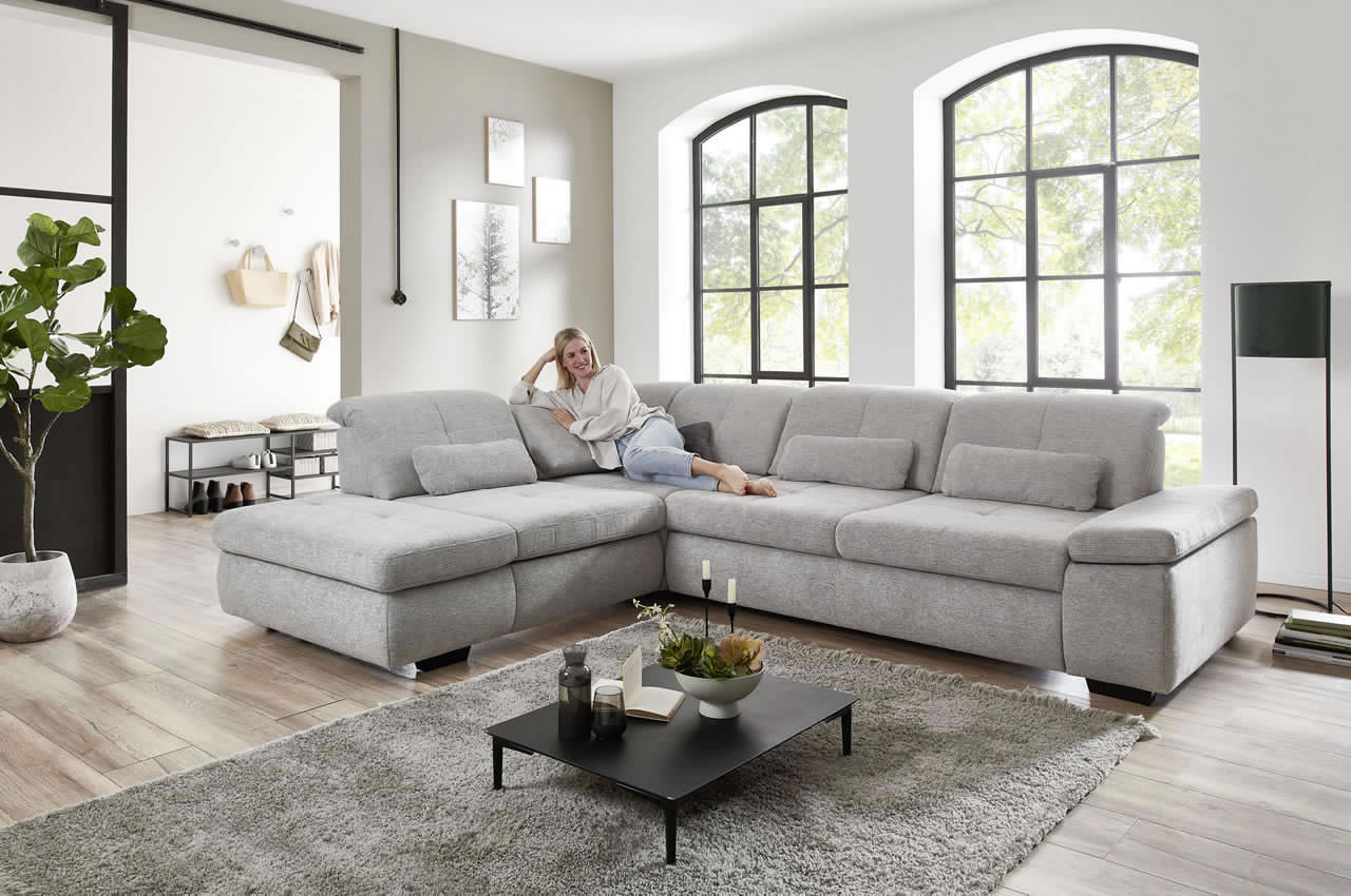 in16012 ecksofa variante links stoff famosa ecru milieubild relaxfunktion 3