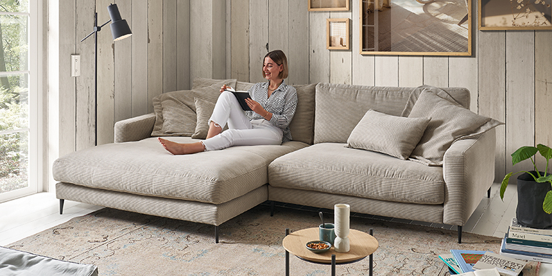 sofa-uptown-im-skandinavischen-einrichtungsstil